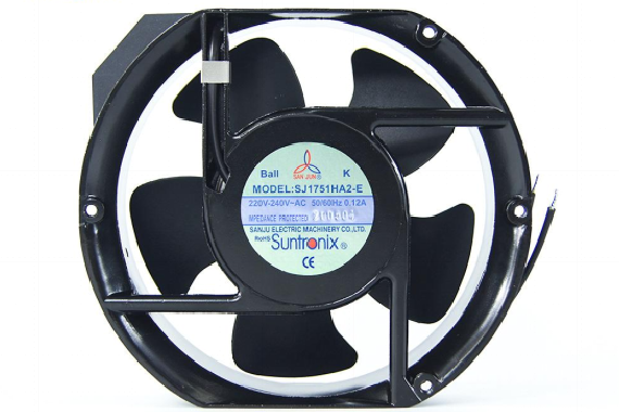 <b>搭配不同的電器功能需求，三巨電機散熱風扇提供高效解決方案</b>
